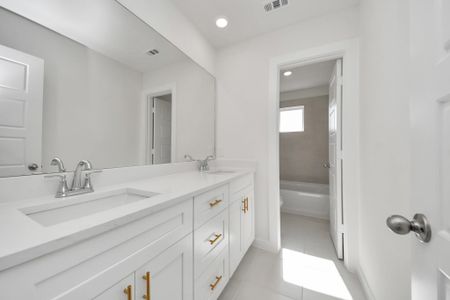 New construction Single-Family house 2415 Outpost Canyon Dr, Arcola, TX 77583 - image 12