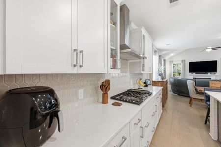 New construction Single-Family house 2021 Kings River Trl, Hollywood, SC 29449 - image 8