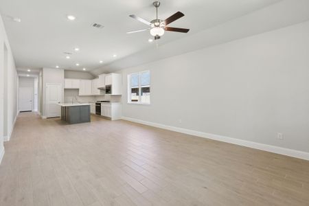 New construction Single-Family house 30310 Ruby Forest Ct, Magnolia, TX 77354 plan 3029 Elevation B - image 16