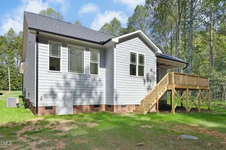 New construction Single-Family house 925 Lynch Rd, Selma, NC 27576 - image 19