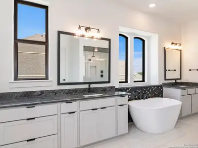 New construction Single-Family house 5911 Verandas Wy, San Antonio, TX 78257 plan Signature Series - Partridge - image 4