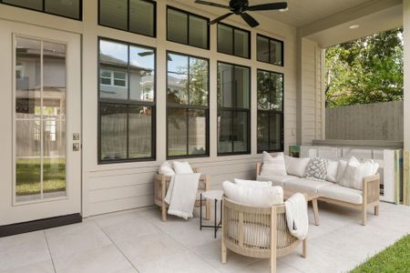 New construction Single-Family house 1411 Thornton Rd, Houston, TX 77018 - image 2