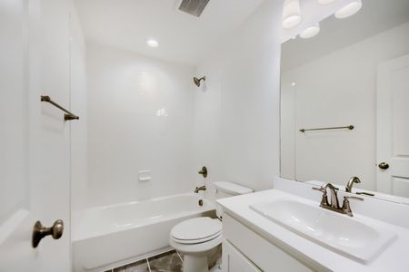 New construction Single-Family house 11465 Wulstone Dr, Fort Worth, TX 76052 plan 1687 - image 13