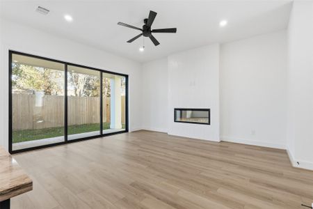 New construction Single-Family house 1418 Caywood Ln, Unit B, Houston, TX 77055 - image 16