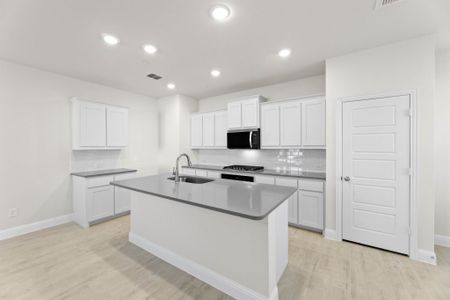 New construction Townhouse house 3076 Tall Pine Ln, Corinth, TX 76210 plan Conroe - image 6