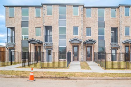 New construction Townhouse house 1601 Mignon Drive, Arlington, TX 76010 - photo 0