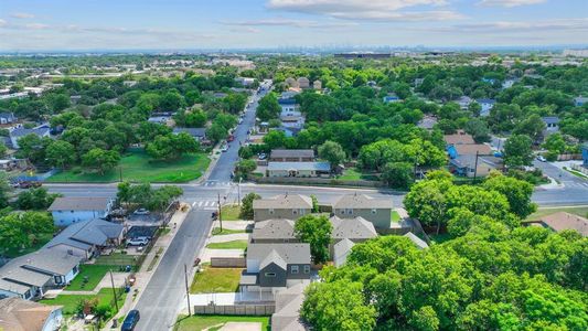 New construction Single-Family house 7204 Meador Ave, Unit 2, Austin, TX 78752 - photo 20 20