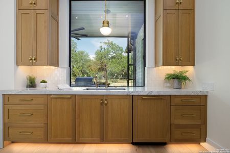 New construction Single-Family house 204 Easy Money, Boerne, TX 78006 - image 4