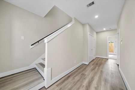 New construction Single-Family house 9 Wellford St, Unit A, Houston, TX 77022 - image 18