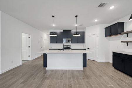 New construction Single-Family house 516 Monarch Trl, Huntsville, TX 77340 plan Daffodil IV - image 5