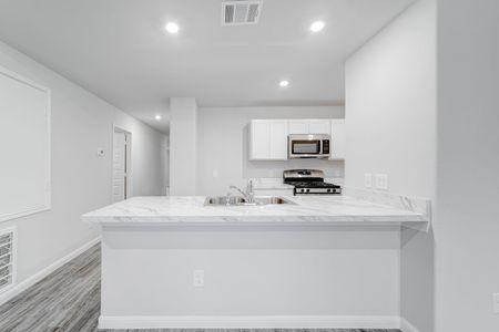 New construction Single-Family house 1245 Ss Brewer Dr, Vidor, TX 77662 plan Yellowstone - image 9