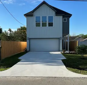 New construction Single-Family house 8214 Cowart St, Houston, TX 77029 - image