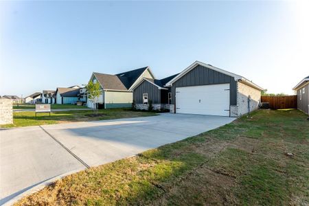 New construction Single-Family house 9213 Parkview Cir, Tolar, TX 76476 - image