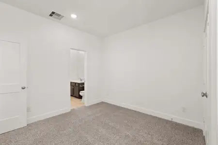 New construction Single-Family house 215 Flora Springs Cv, Liberty Hill, TX 78642 plan Cheverny - Augustine Collection - image 17