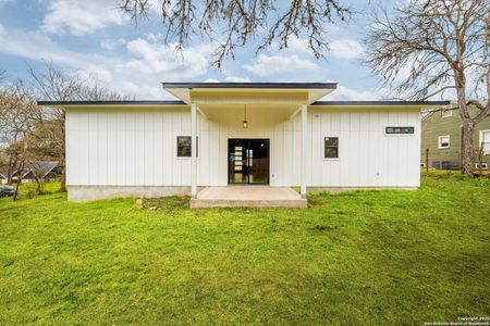 New construction Single-Family house 615 S Camp St, Seguin, TX 78155 null- photo 4 4