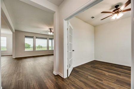 New construction Single-Family house 240 Big Bend Trl, Valley View, TX 76272 Cibolo- photo 5 5