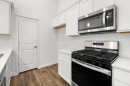 New construction Single-Family house 525 Burlington Dr, Unit C, Buda, TX 78610 - image 5