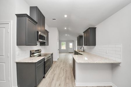 New construction Single-Family house 18728 Loom Dr, Montgomery, TX 77306 plan Bluebonnet - image 9