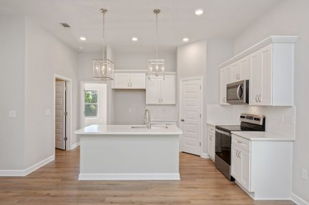 New construction Single-Family house Baker, FL 32531 plan Savannah - image 6