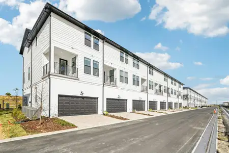 New construction Townhouse house 15345 Hamlin Park Dr, Winter Garden, FL 34787 - image