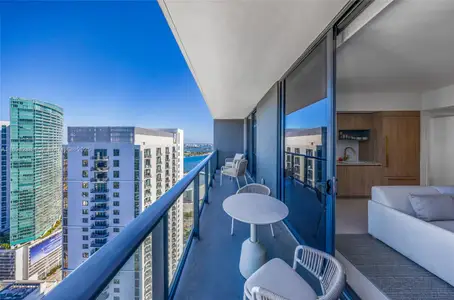 New construction Condo house 159 Ne 6Th St, Unit 4201, Miami, FL 33132 - image