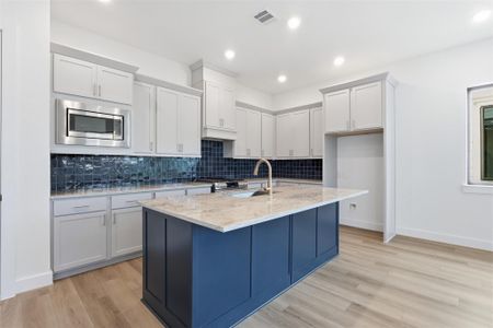 New construction Single-Family house 1418 Caywood Ln, Unit B, Houston, TX 77055 - image 12