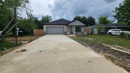 New construction Single-Family house 804 S Catherine St, Terrell, TX 75160 - image