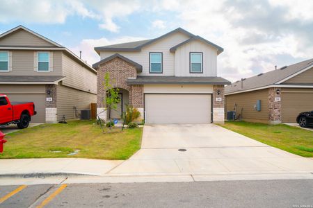 New construction Single-Family house 214 Legendary Trail Lp, Floresville, TX 78114 - image