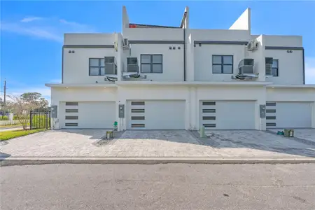 New construction Townhouse house 6203 64Th Wy N, Pinellas Park, FL 33781 - image