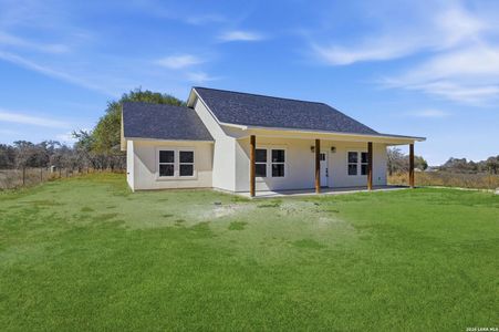 New construction Single-Family house 374 County Rd 124, Floresville, TX 78114 - image