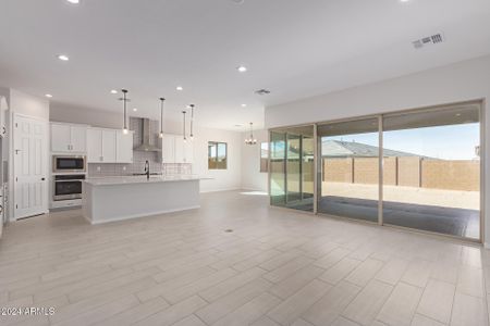 New construction Single-Family house 24030 N 171St Dr, Surprise, AZ 85387 Pinecrest- photo 6 6