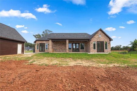 New construction Single-Family house 1720 Flintlock Ct, Angleton, TX 77515 - image