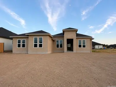 New construction Single-Family house 816 Ceniza, Eagle Pass, TX 78852 - image