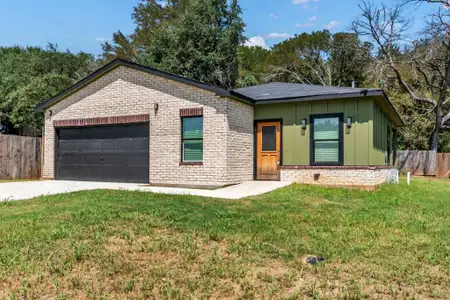 New construction Single-Family house 3202 Lowland Dr, Granbury, TX 76048 - image