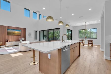 New construction Single-Family house 5964 Bayview Cir S, St. Petersburg, FL 33707 - image 12