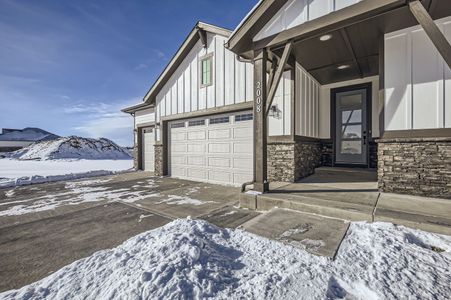 New construction Single-Family house 2008 Dusk Dr, Windsor, CO 80550 Plan C552- photo 2 2