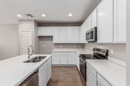Commonwealth Lofts by Brighton Homes in Chandler - image 13