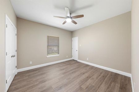 New construction Single-Family house 1007 S Preston St, Ennis, TX 75119 null- photo 24 24