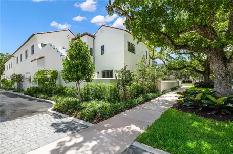 New construction Single-Family house 550 Malaga Ave, Unit Villa 1, Coral Gables, FL 33134 - image