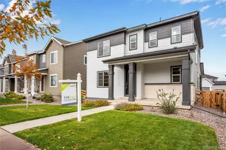 New construction Single-Family house 17841 Parkside Dr N, Commerce City, CO 80022 plan 3203 - image