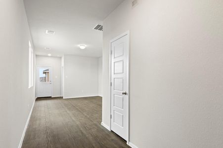 New construction Single-Family house 2963 Winding Creek Rd, Kyle, TX 78640 plan 1191 Casetta - image 17