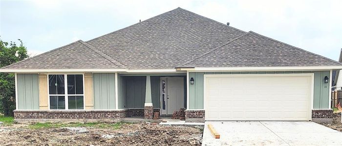 New construction Single-Family house 11 Greystone Ct, Angleton, TX 77515 null- photo 0