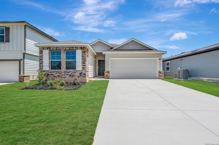 New construction Single-Family house 1621 Viola Ln, New Braunfels, TX 78130 plan Kendall - 35' Smart Series - image