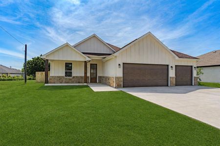 New construction Single-Family house 5519 Belaire Cir, Granbury, TX 76048 - image