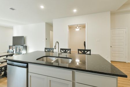New construction Single-Family house 32307 Magnolia Glen Ln, Waller, TX 77484 plan Premier Series - Oleander - image 19