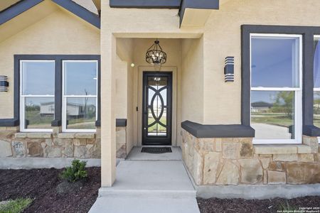 New construction Single-Family house 165 Flor Del Sol, San Antonio, TX 78264 null- photo 3 3