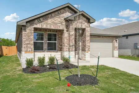 New construction Single-Family house 10003 Briceway Gap, San Antonio, TX 78254 plan The Hughes (841) - image