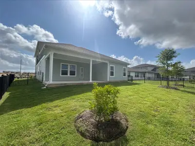 New construction Single-Family house 17204 Lomond Wy, Pflugerville, TX 78660 plan The Woodside (456) - image