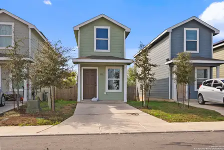 New construction Single-Family house 7137 Elm Cv, San Antonio, TX 78242 - image