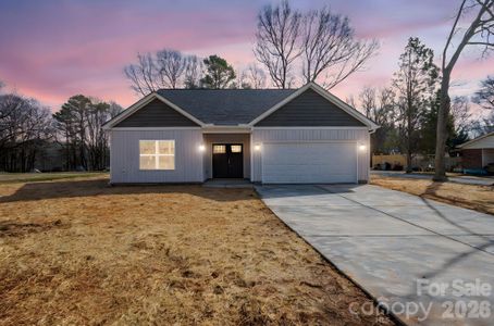 New construction Single-Family house 318 Sunrise Cir, Shelby, NC 28150 - image